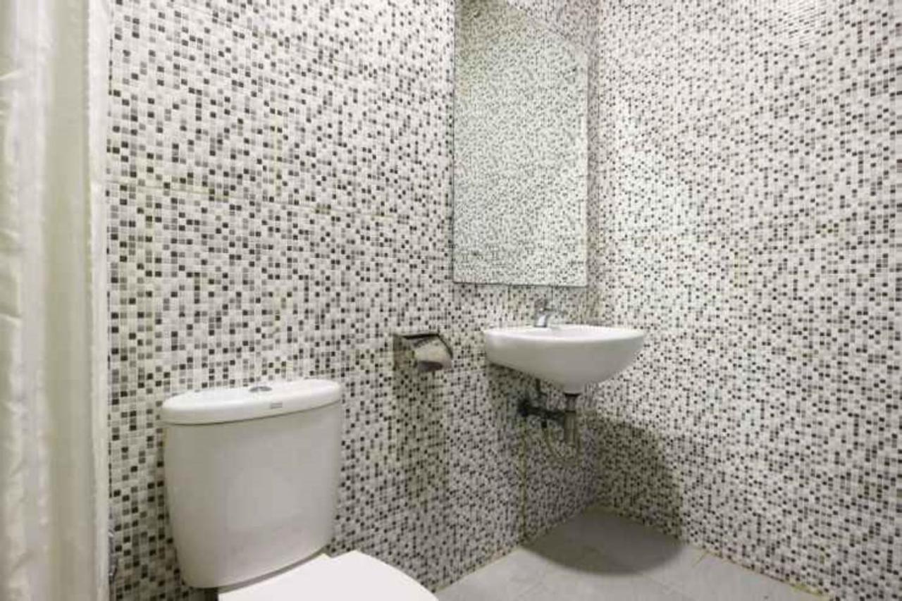 Blitz Hotel Batam Near Sultan Mahmud Ri'Ayat Shah Sekupang Exterior photo