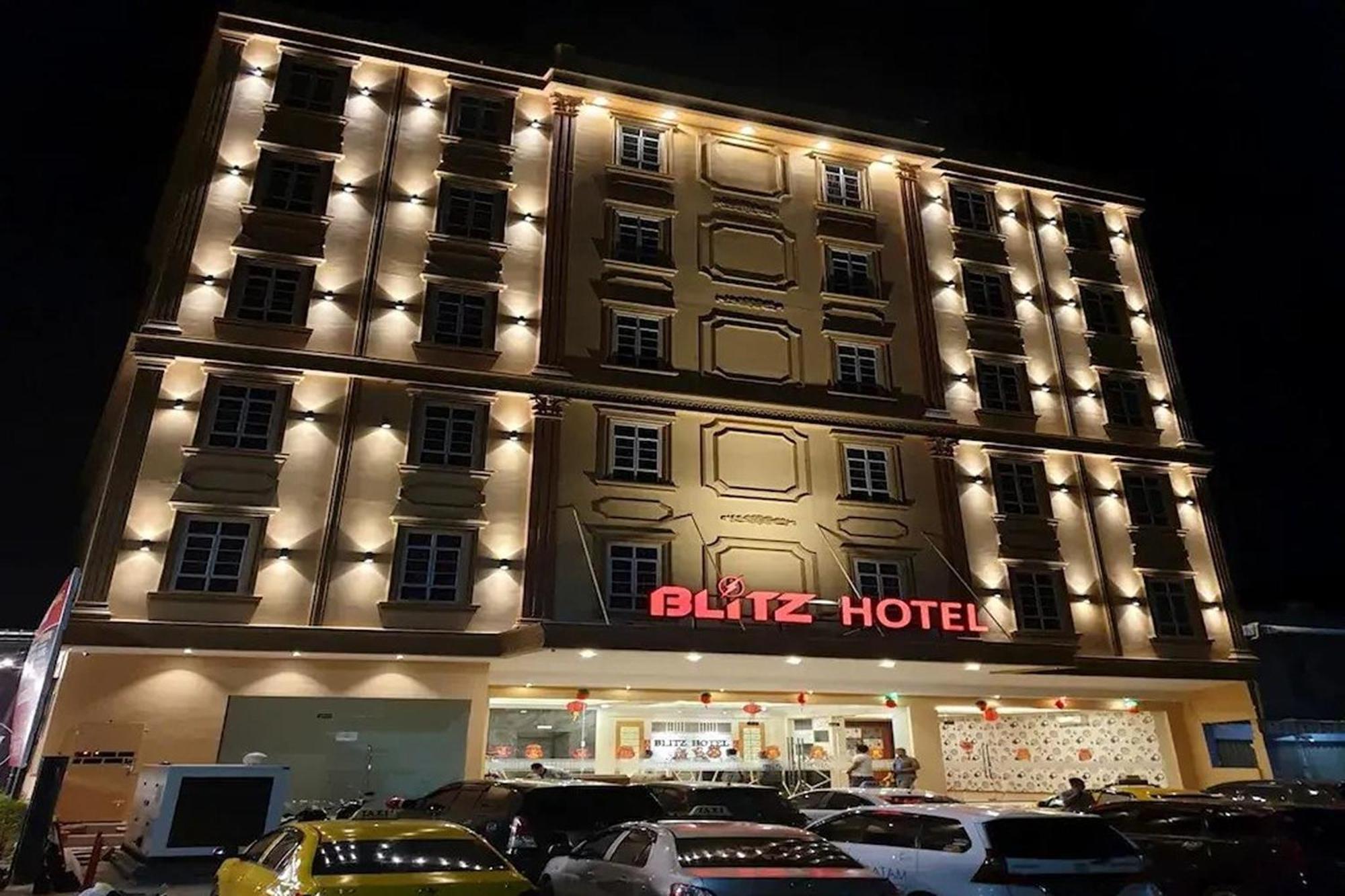 Blitz Hotel Batam Near Sultan Mahmud Ri'Ayat Shah Sekupang Exterior photo